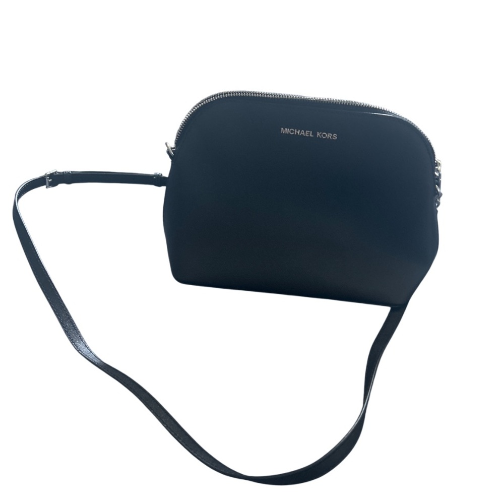 Michael Kors Black Crossbody Bag with Elegant Design